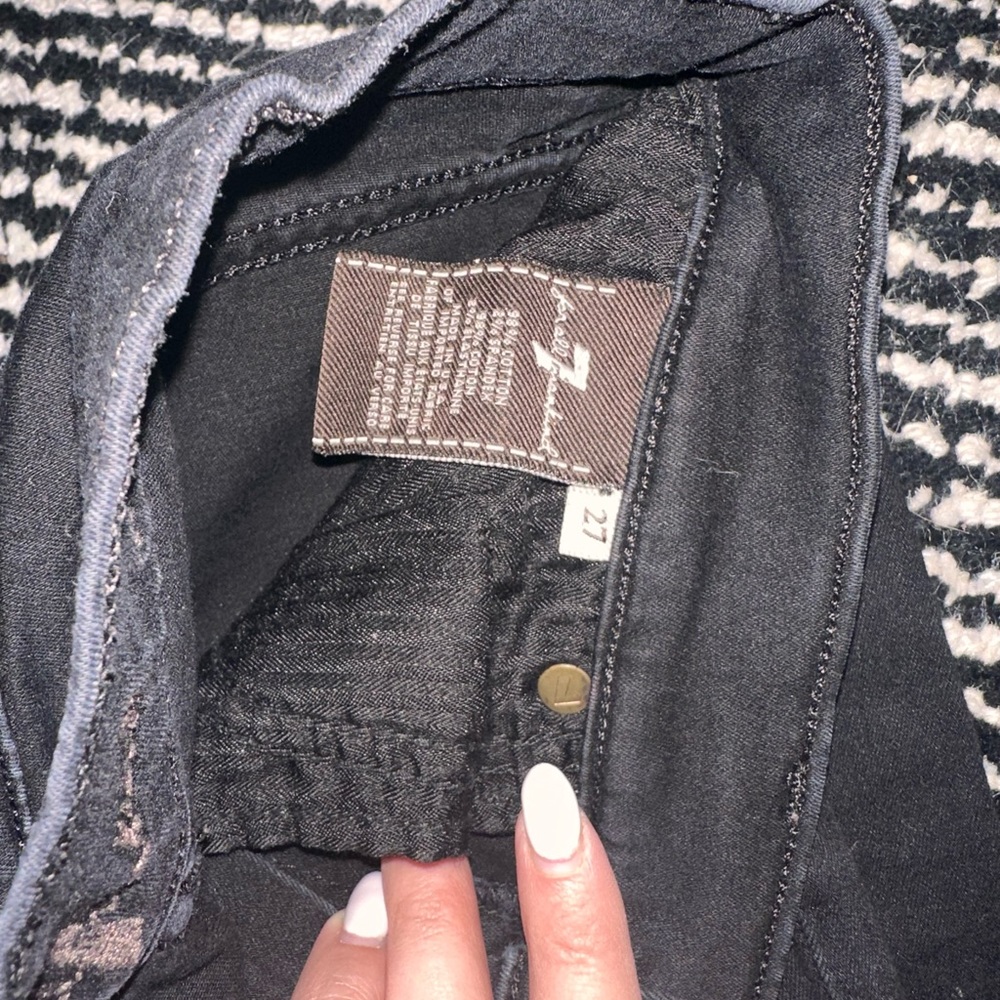 7 for all mankind the skinny jean! Gorgeous black for sale